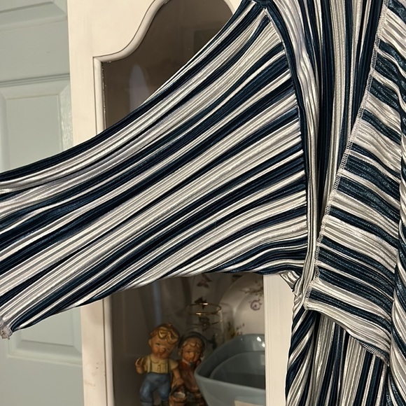 LulaRoe duster sweater, coverup, long vest - Picture 4 of 6